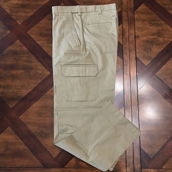 Haggar® Men's Classic Fit Flat-Front Stretch Comfort Cargo Pant - Picture 2 of 7